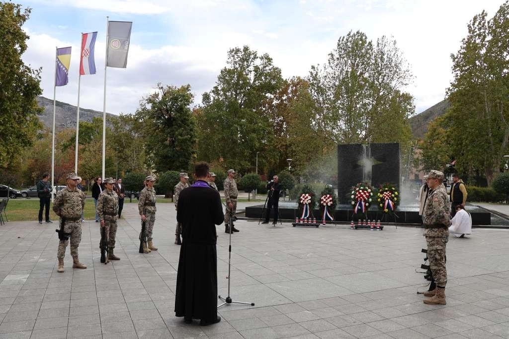 Ministarstvo obrane BiH i OS BiH u Mostaru obilježili blagdan Svih svetih i Dušni dan
